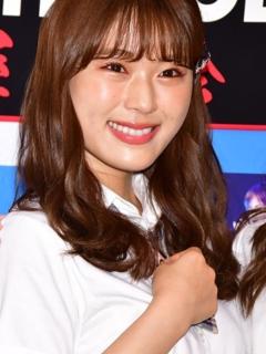 [x]NMB48 渋谷凪咲、ヘルシーな下着姿披露！笑顔で「良い感じ」 ワコール「ウイング」新 CM公開 - YouTube