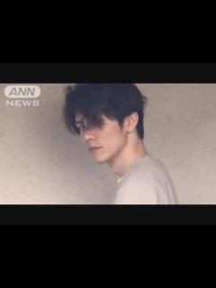 [x]仮面ライダー鎧武・戦極凌馬役の青木玄徳容疑者 女性に「抱きつき胸触った」 - ニコニコ動画