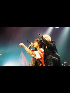 [x]HYDE vs ASH DA HERO - YouTube