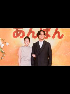 [x]今田美桜＆北村匠海の仲良しショット！朝ドラ「あんぱん」会見より：フォトギャラリー｜シネマトゥデイ