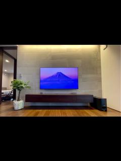 [x]壁掛けテレビの配線はどうしたらスッキリする？配線の隠し方をわかりやすく解説 | 東京・神奈川のテレビ壁掛け工事業者・配線工事・アンテナ工事 ...