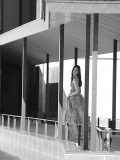 [x]新木優子、「ディオール」“ディオリビエラ”と過ごす夏の休日｜ファッション｜ELLE[エル デジタル]