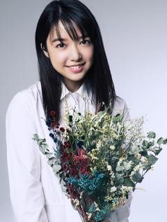[x]上白石萌音、ロンドンで佐藤健と密会ディナー！「オシャレガール目指した」オフショットにファン歓喜「かわいすぎる」「どの笑顔も輝いてる ...