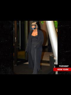 [x]Pete Davidson Hits 'Meet Cute' Premiere with Kaley Cuoco, Kim K in NYC Too