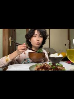 [x]ピーマンの肉詰めを初めて食べた人間の様子 - YouTube