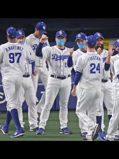[x]小笠原「中田さんをバカにする人が多いけど…」小笠原が語った中田翔の中日ドラゴンズへの影響力がヤバすぎる！ - YouTube