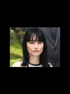 [x]菊地凛子、NHK「あさイチ」生出演 朝ドラ「ブギウギ」茨田りつ子のモデルとなった淡谷のり子さんへの思い語る - YouTube