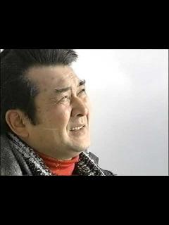 [x]小林旭さん(1/3）が石原裕次郎さんを唄ってみせた「錆びたナイフ」「俺は待ってるぜ」 - YouTube