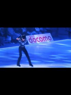 [x]羽生結弦＆村上佳菜子がすれ違いざまにタッチ！！ - YouTube