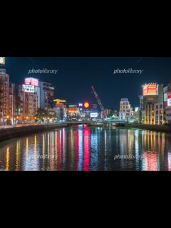 [x]夜の歓楽街 博多中州那珂川の夜景 福岡県 写真素材 [ 7141940 ] - フォトライブラリー photolibrary