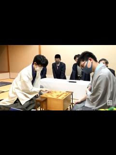 [x]藤井聡太名人、永瀬拓矢王座に勝利 8冠制覇に王手 王座戦第3局 - 毎日動画