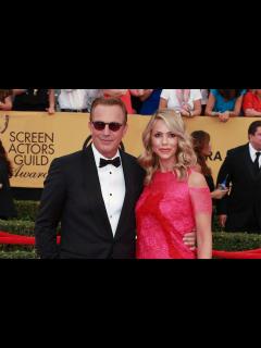 [x]ケビン・コスナー、18年間連れ添った妻と離婚へ - 動画 Dailymotion