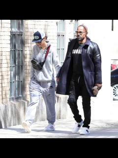 [x]Jamie Foxx, Katie Holmes Hold Hands in New York City