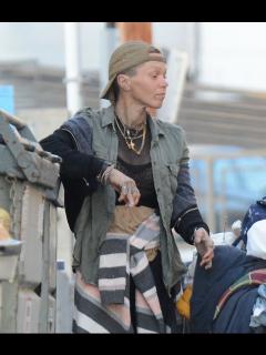 [x]Ex-model Loni Willison on addiction, homeless life: 'I'm in a lot of pain'